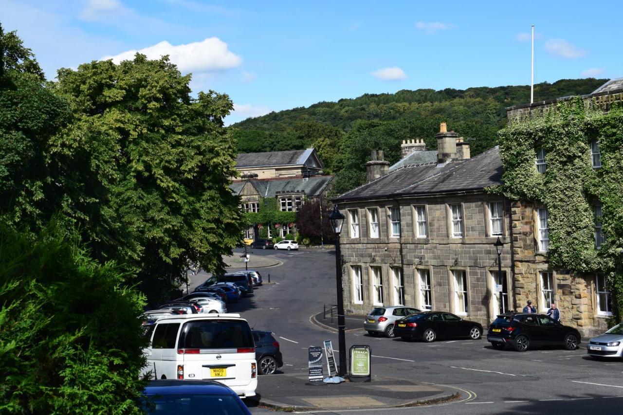 The Buxton Retreat A Luxurious 3-Storey Townhouse With Four Poster Bed And Double Jacuzzi Bath" Экстерьер фото