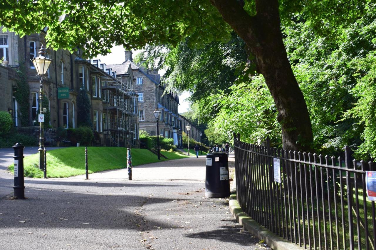 The Buxton Retreat A Luxurious 3-Storey Townhouse With Four Poster Bed And Double Jacuzzi Bath" Экстерьер фото